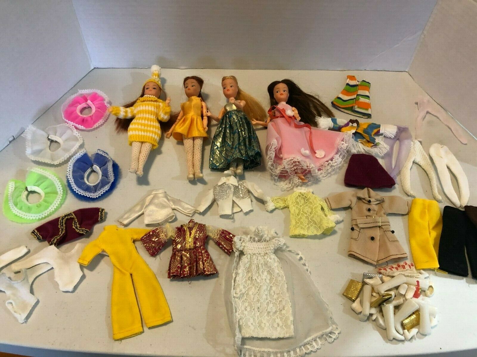 4 Vintage Debenhams Mini Sindy Dolls Twist & Bend Plus Shoes Clothes Accessories