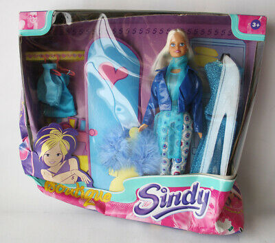 Ultra Rare Vintage 90's European Sindy Boutique Doll With 3 Outfits New Sealed !