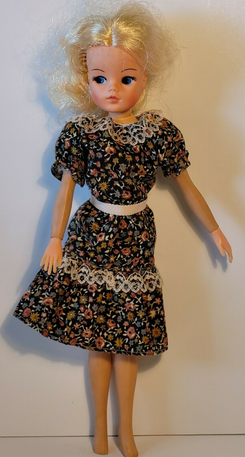 Vintage Sindy Doll 2 Gen 1077 Blonde Hair Calico Print Dress