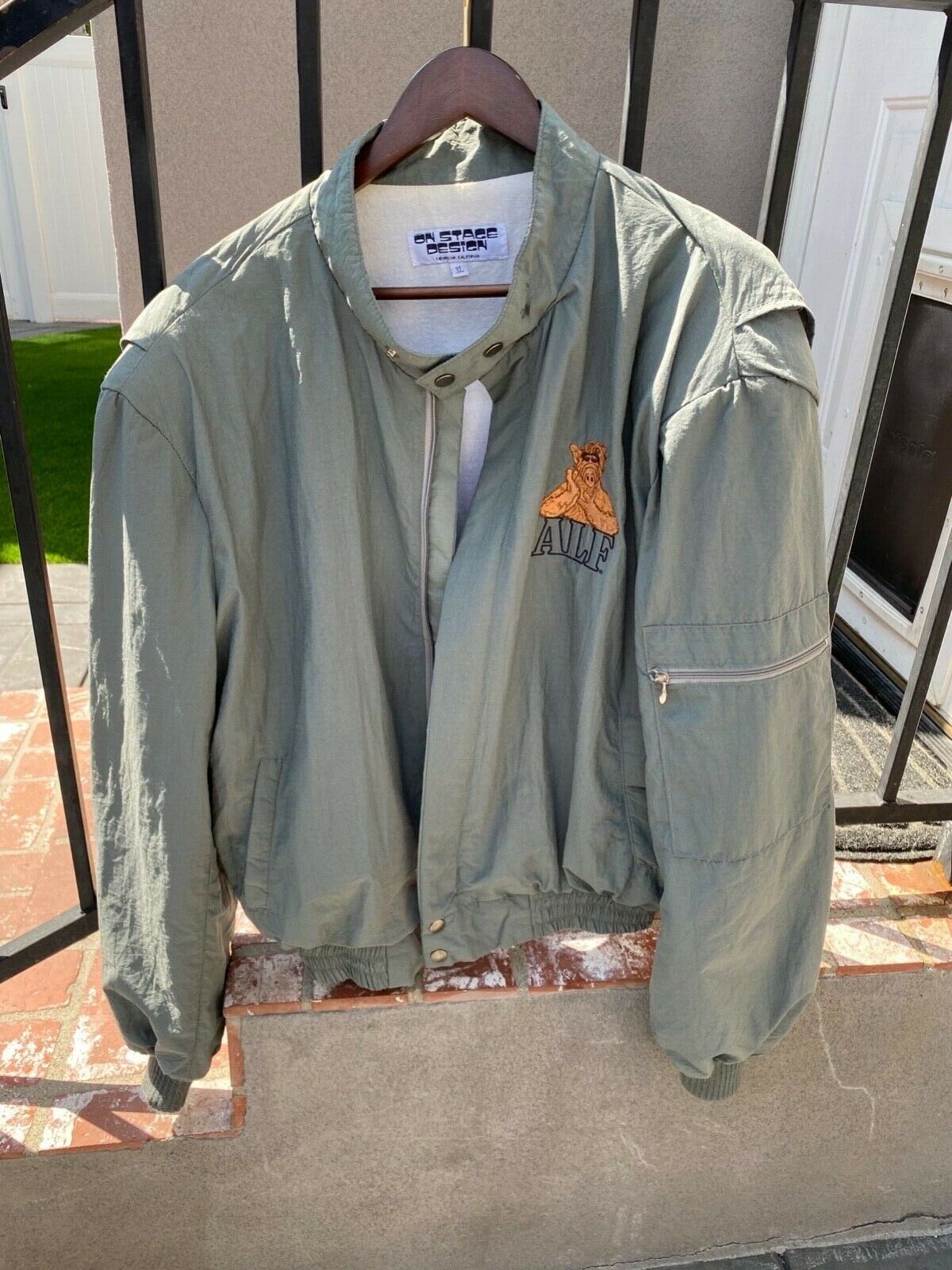 Alf Tv Show  Cast And Crew Jacket From 1986